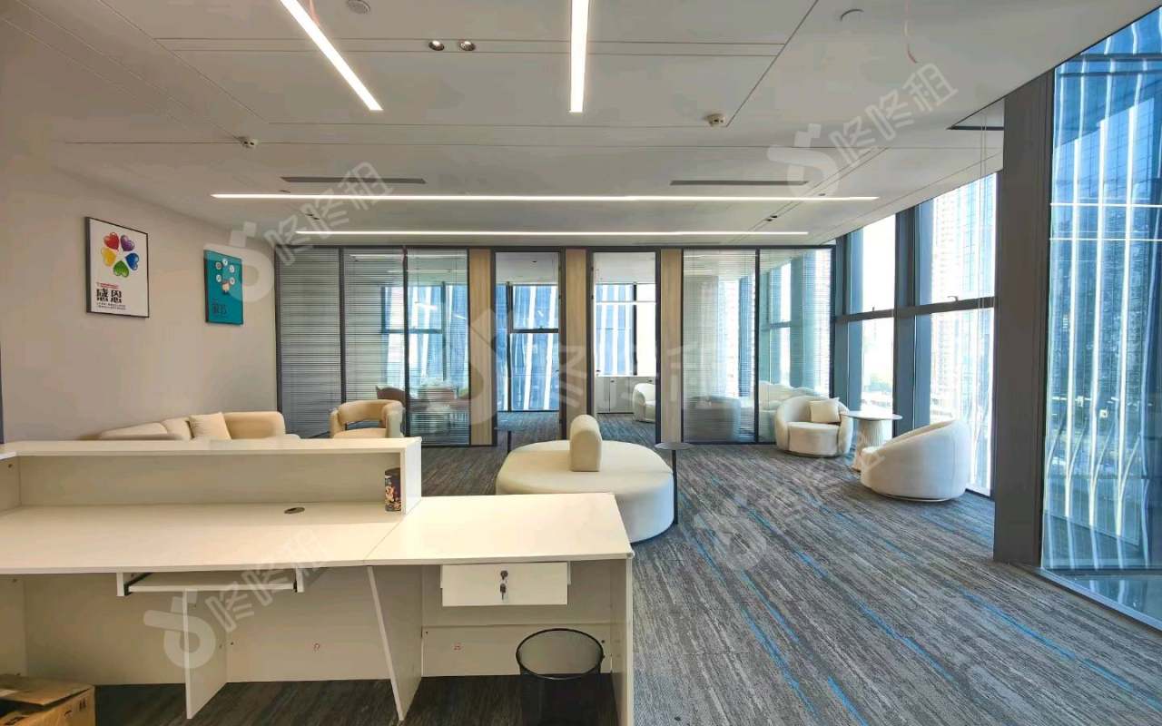 前海香缤国际金融中心_226平_精装_办公室开间