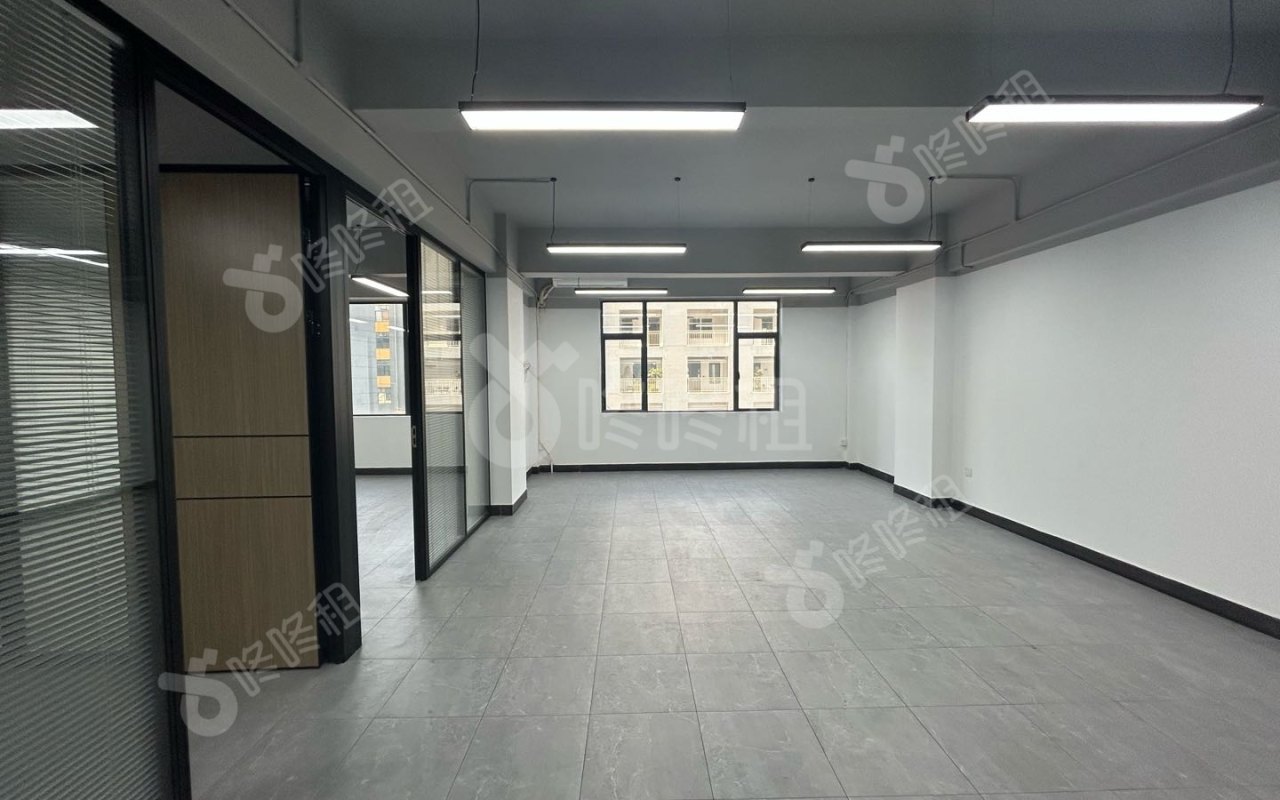银田工业区_180平_精装_办公室开间