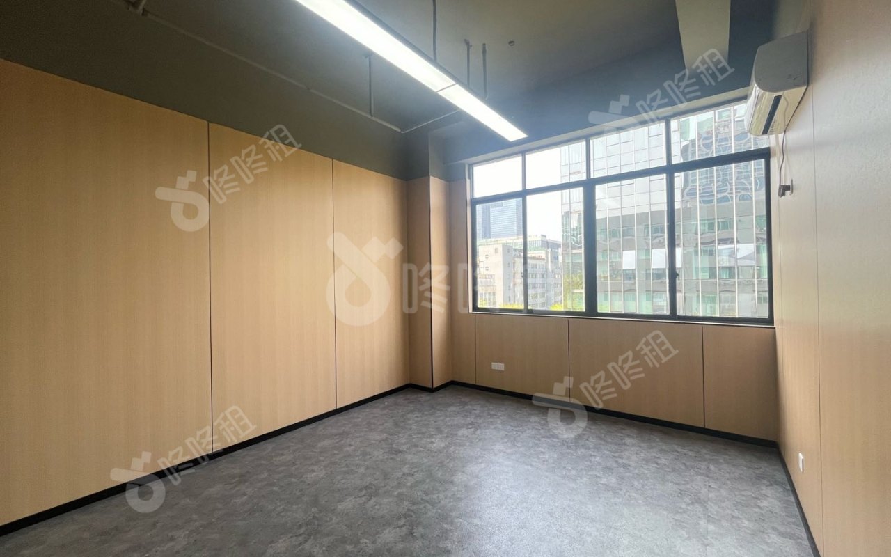 金科大厦_75平_精装_办公室隔间