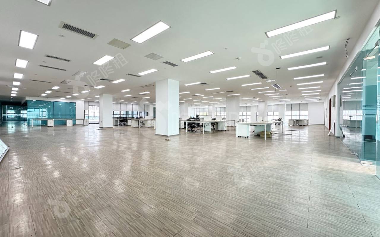 奥特迅电力大厦_2070平_精装_办公室开间