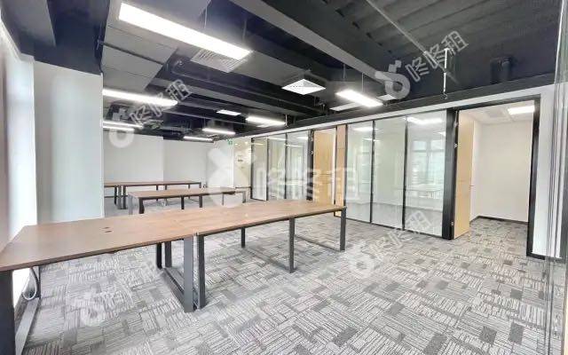 中科大厦_196平_精装_办公室开间