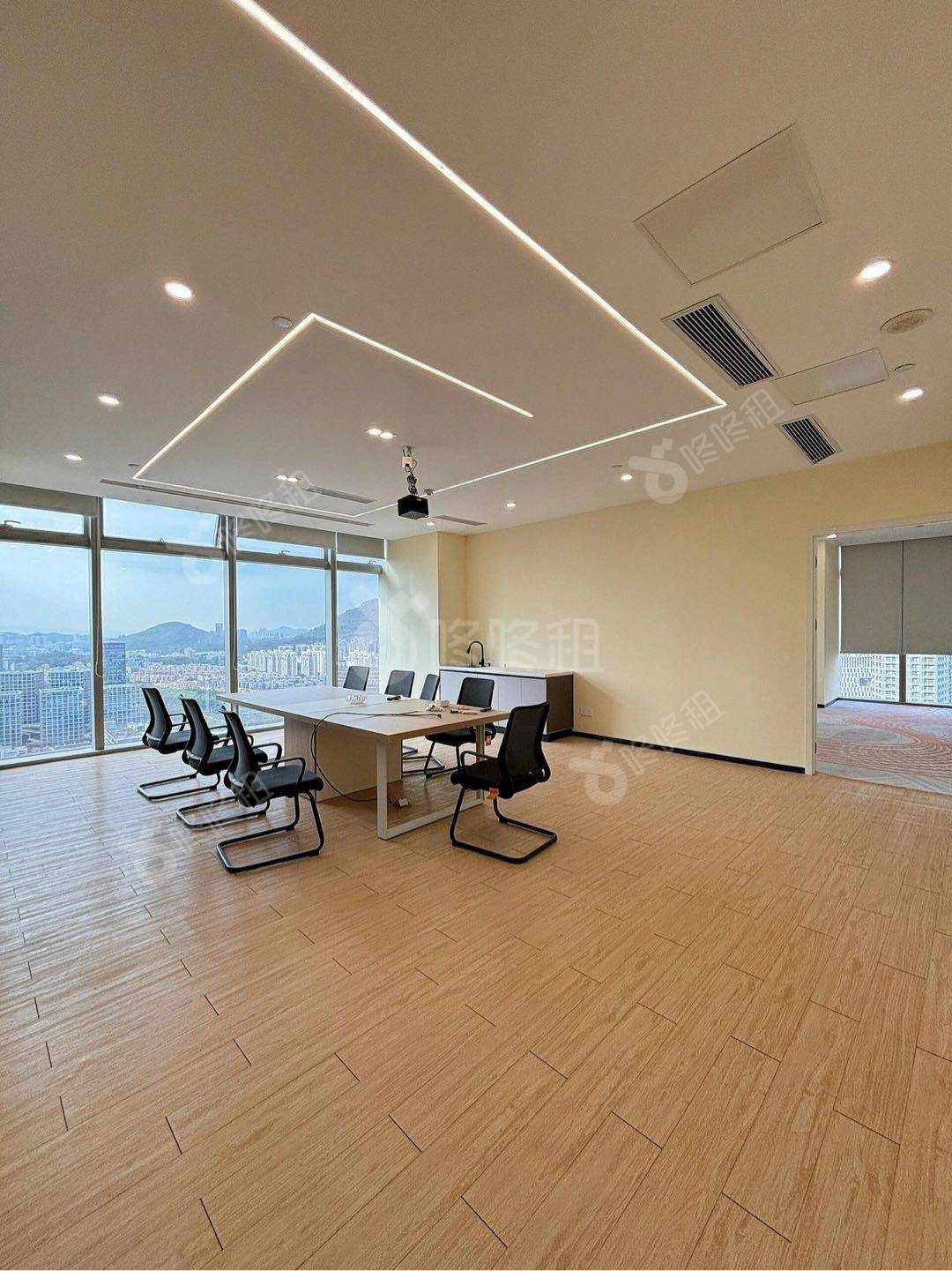 侨城一号_158平_精装_办公室开间