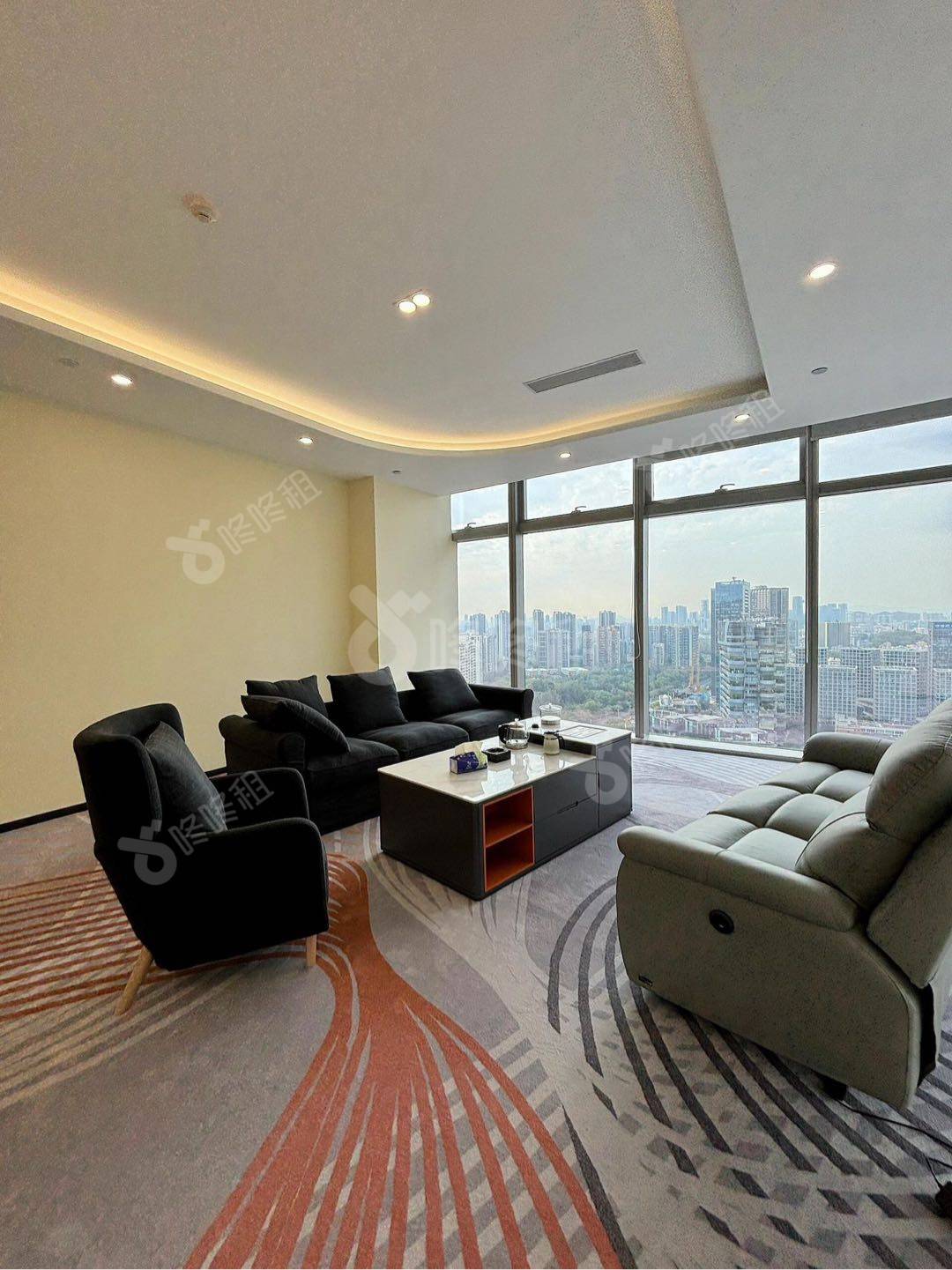 侨城一号_158平_精装_办公室隔间