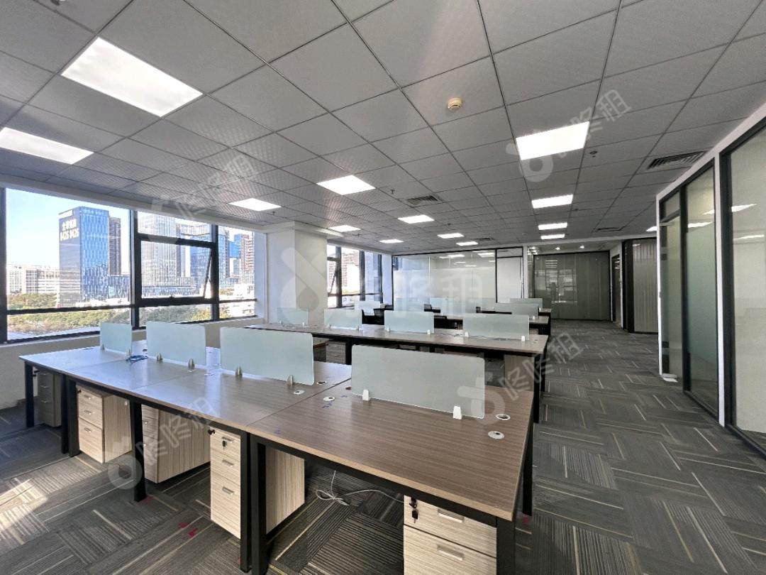 东方科技大厦_590平_精装_办公室开间