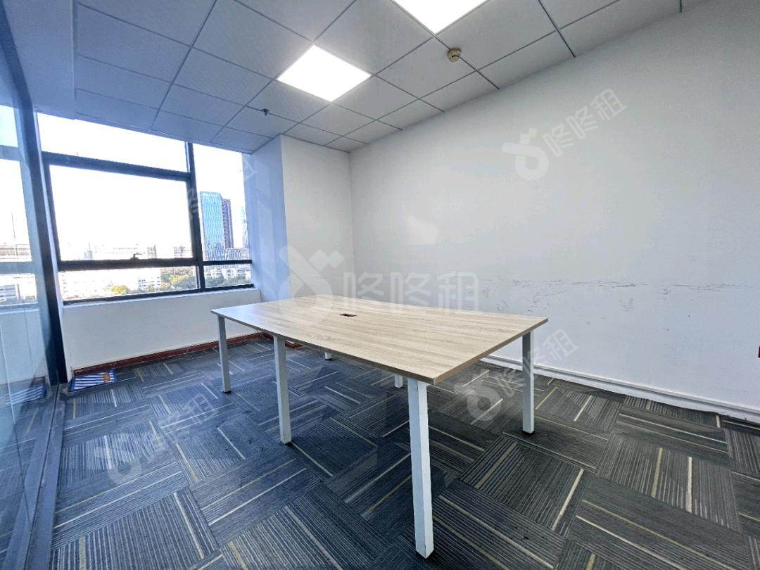 东方科技大厦_590平_精装_办公室隔间