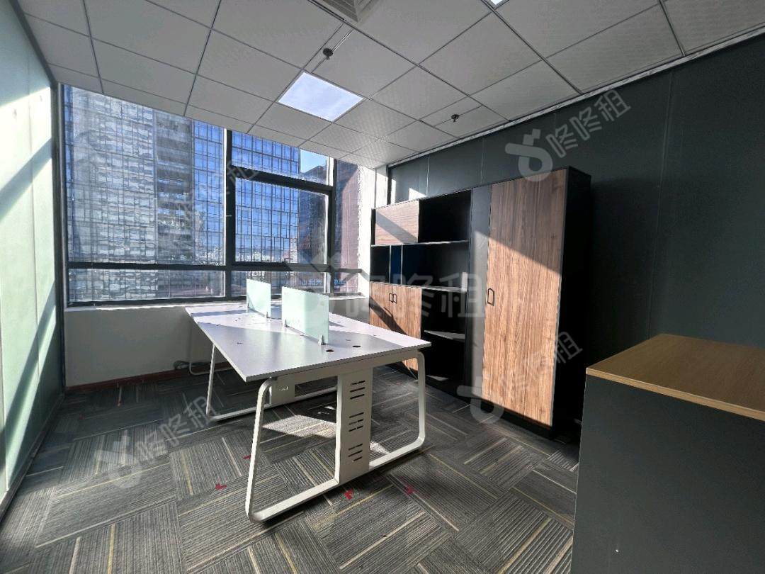 东方科技大厦_590平_精装_办公室隔间