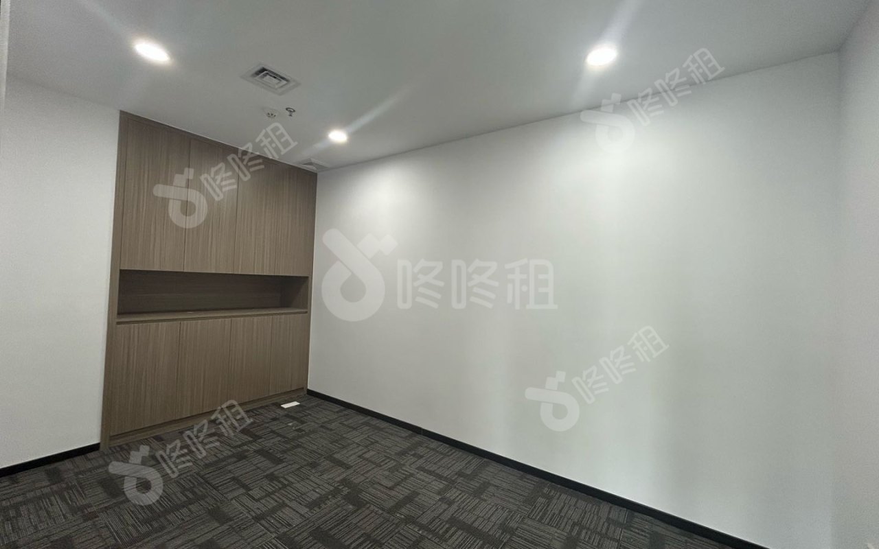 奋成智谷大厦_178平_精装_办公室隔间