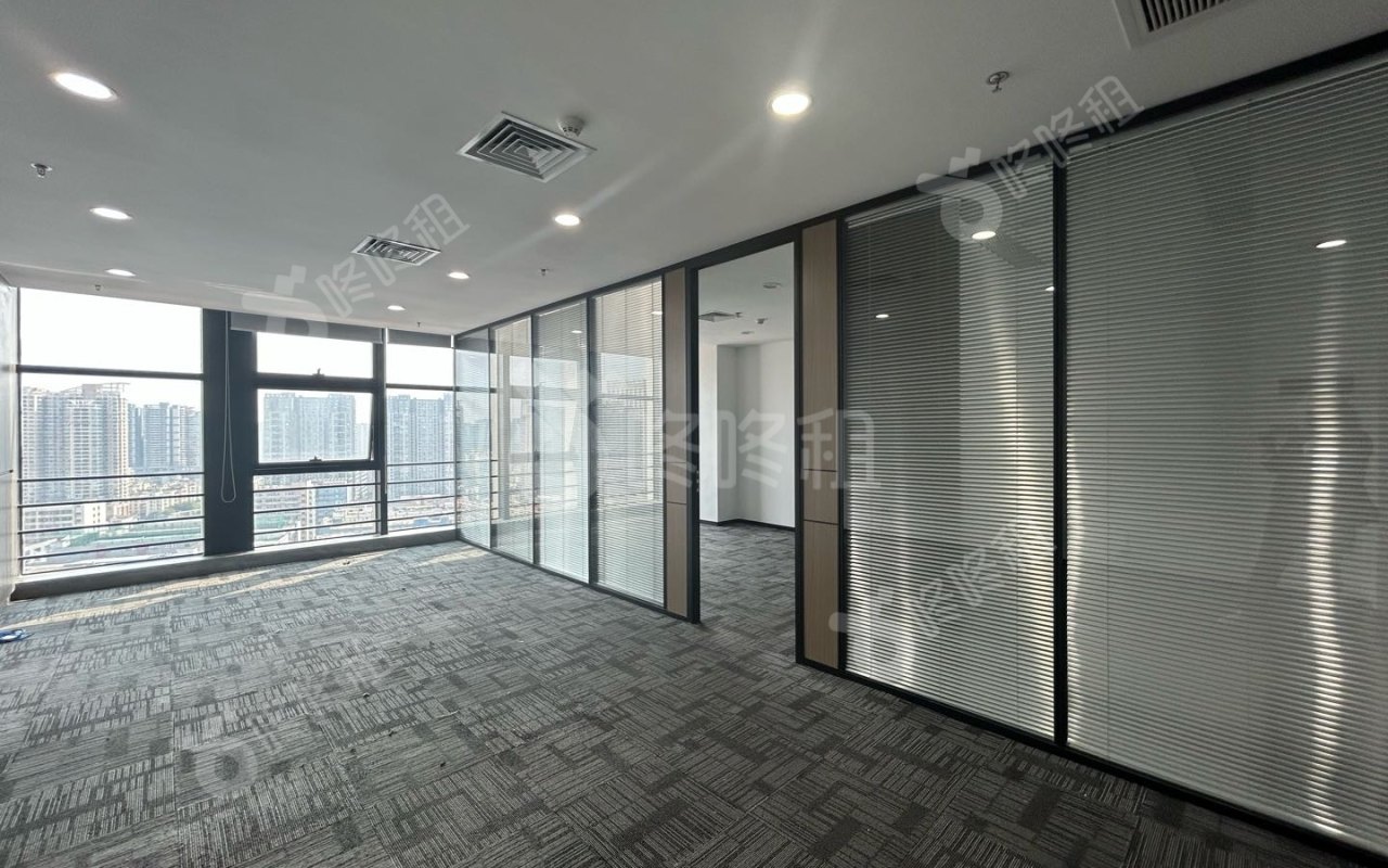 奋成智谷大厦_178平_精装_办公室开间