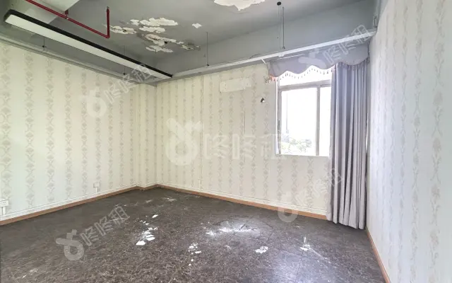 富裕顶大厦_318平_精装_办公室房源出租