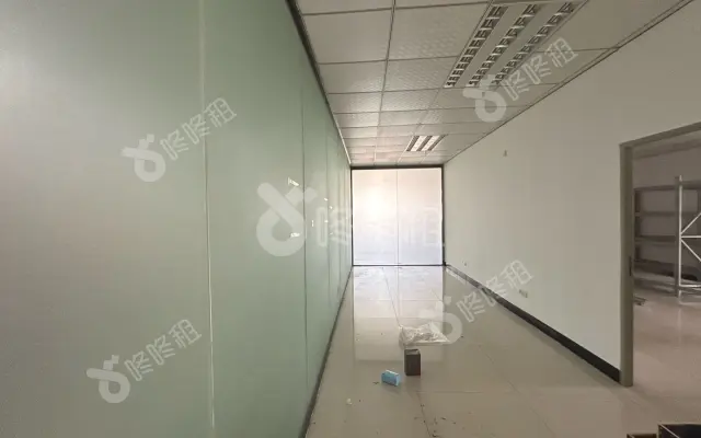 富裕顶大厦_220平_精装_办公室房源出租