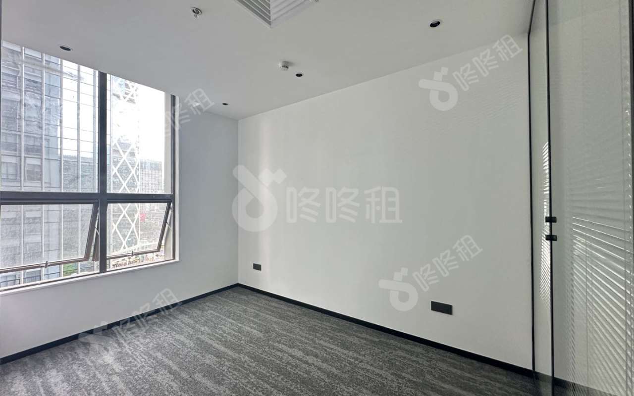 闽泰大厦_237平_精装_办公室隔间
