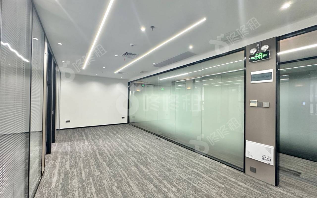 闽泰大厦_168平_精装_办公室开间