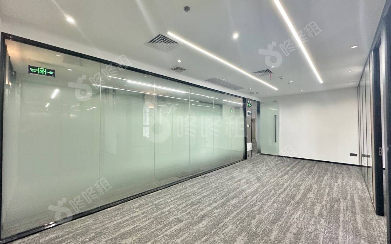 闽泰大厦_168平_精装_办公室开间