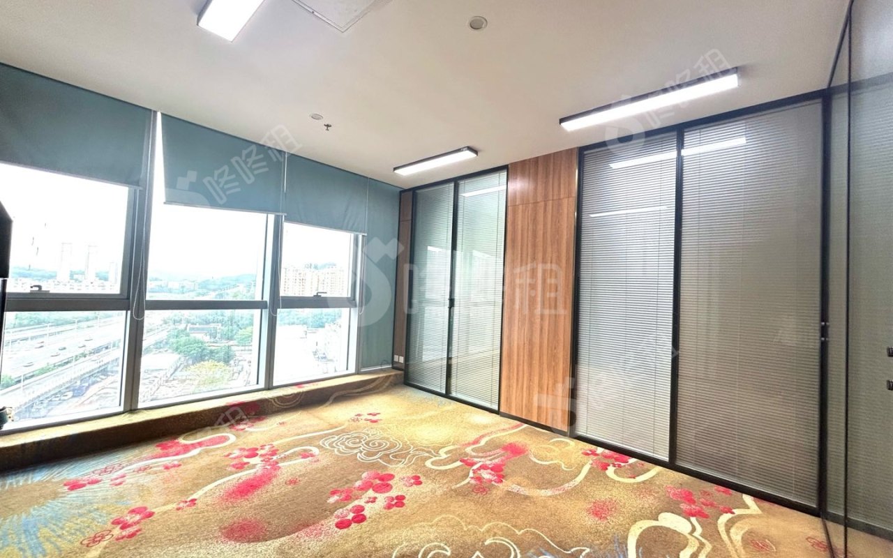 易尚三维产业园_208平_精装_办公室隔间