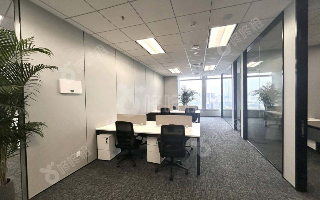 前海嘉里中心_216平_精装_办公室开间