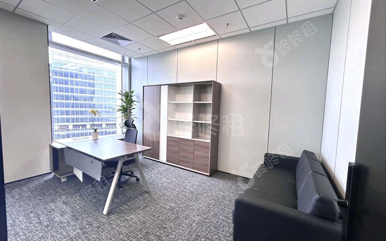 前海嘉里中心_216平_精装_办公室隔间