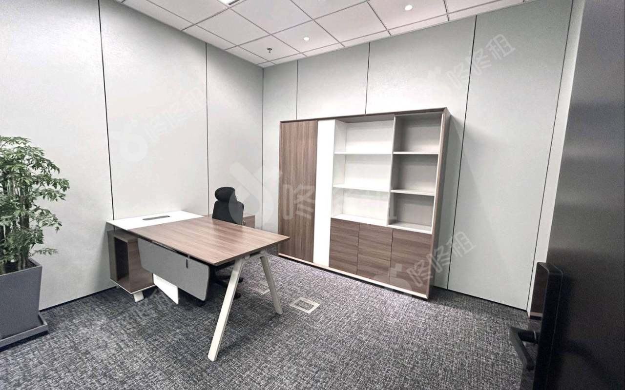 前海嘉里中心_216平_精装_办公室隔间