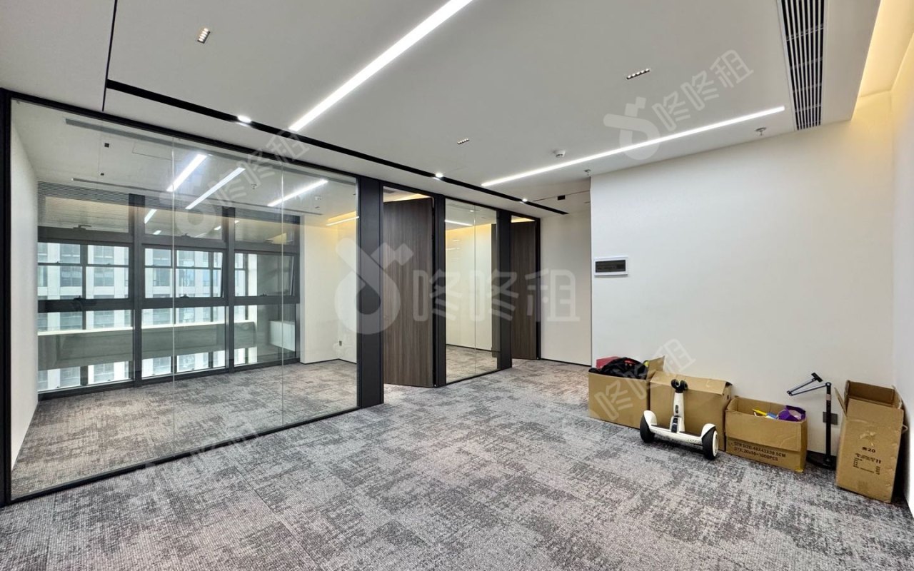 迅雷大厦_200平_精装_办公室开间
