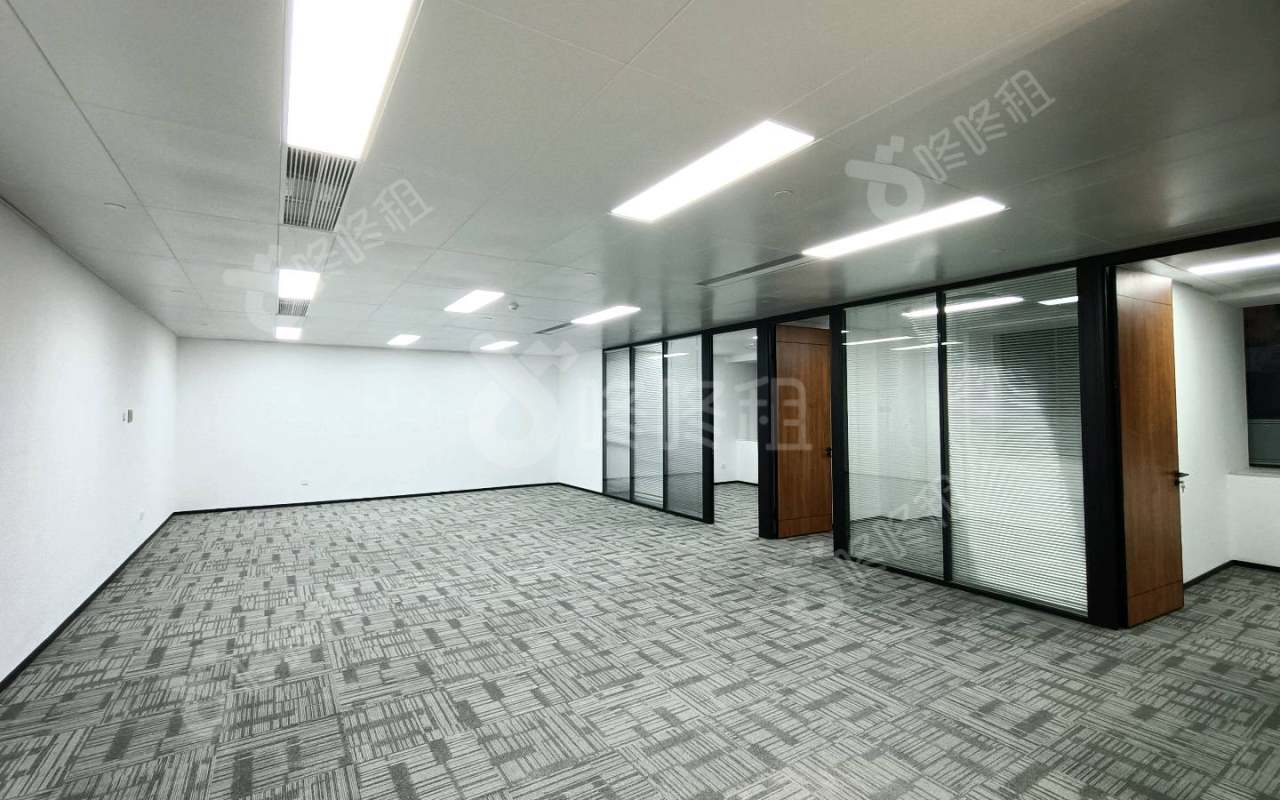 富力盈力大厦（摩根）_308平_精装_办公室开间