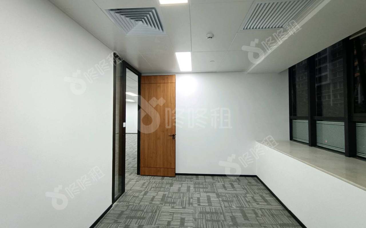 富力盈力大厦（摩根）_308平_精装_办公室隔间