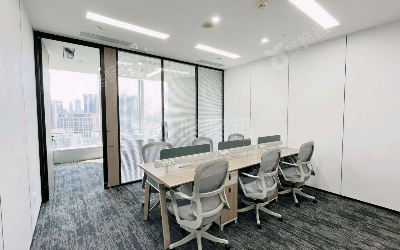 环球都会广场_96平_精装_办公室开间