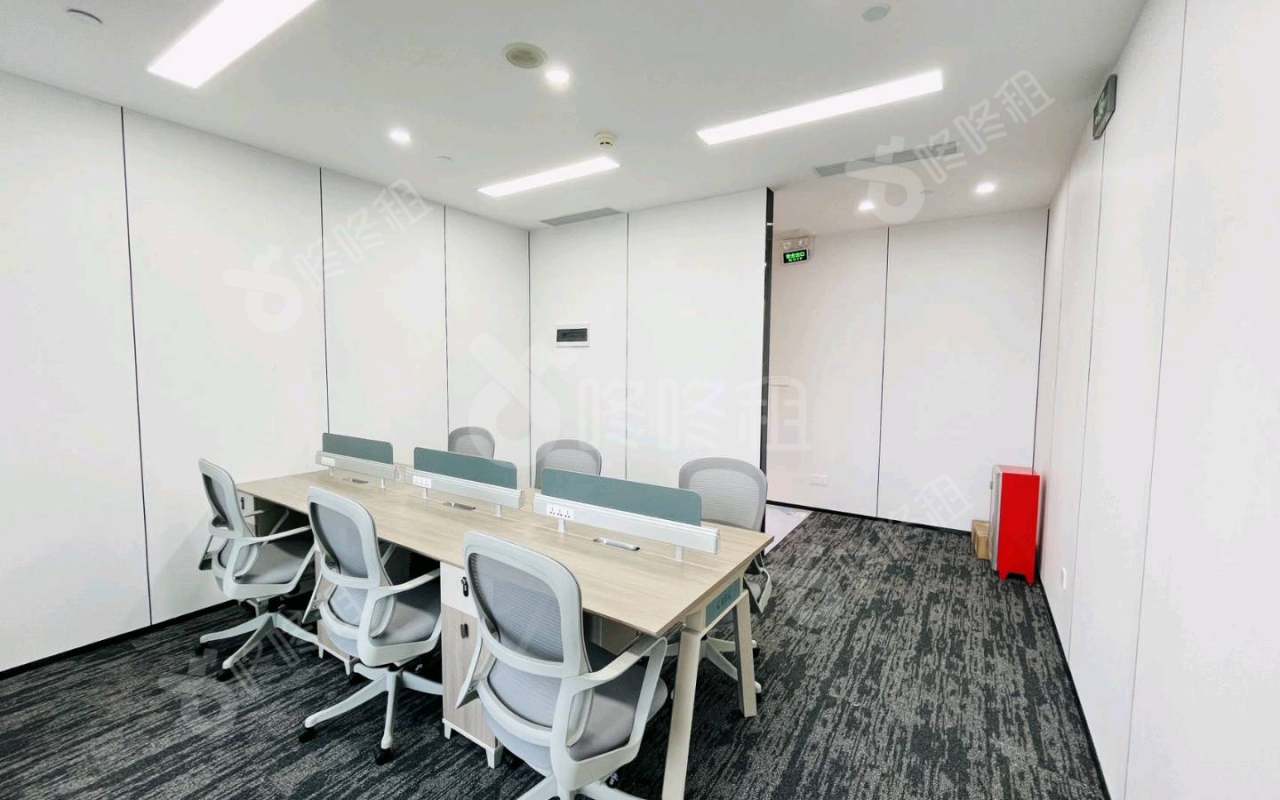 环球都会广场_96平_精装_办公室开间