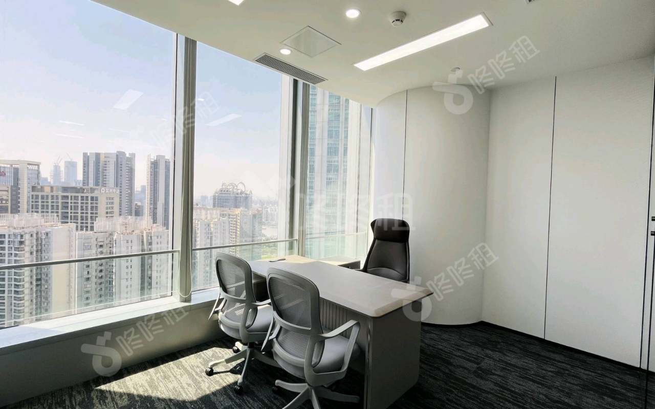 环球都会广场_96平_精装_办公室隔间