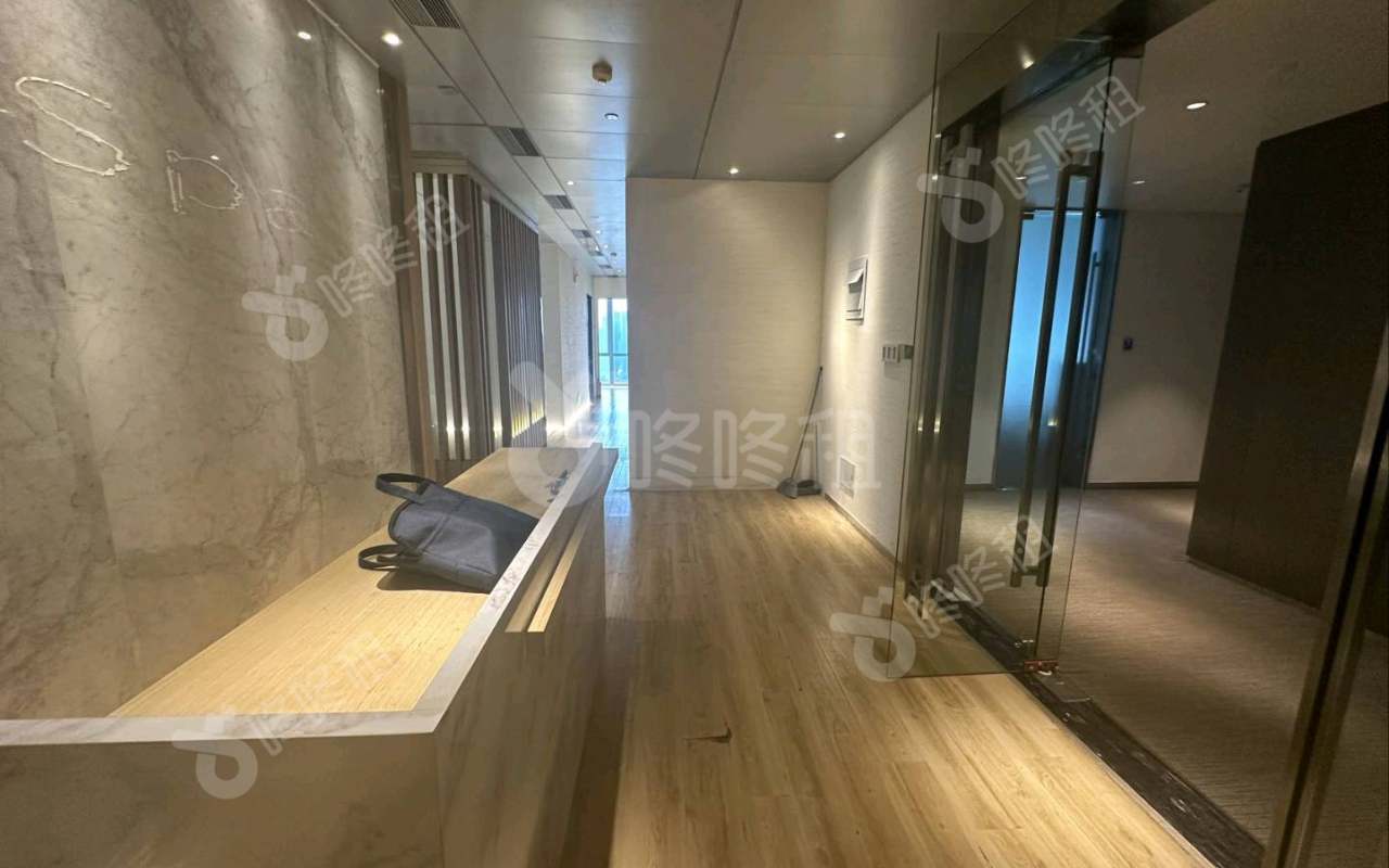 天盈广场_312.26平_精装_前台