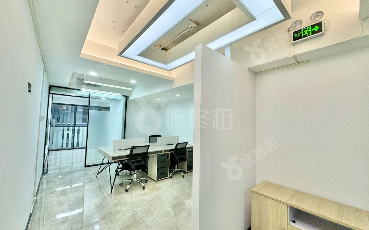 深圳湾科技生态园_72平_精装_办公室开间