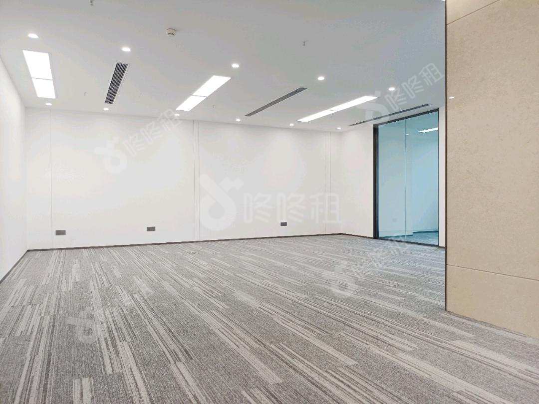 中铁南方总部大厦_146平_精装_办公室开间