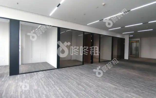 国人通信大厦_356平_豪装_办公室开间