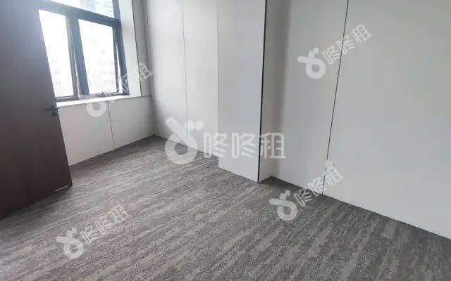 国人通信大厦_356平_豪装_办公室隔间