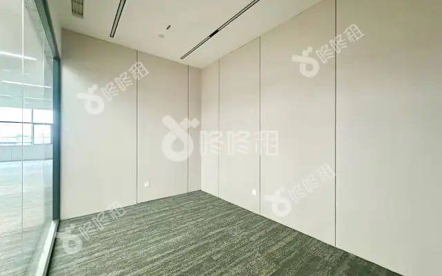 国人通信大厦_356平_豪装_办公室隔间