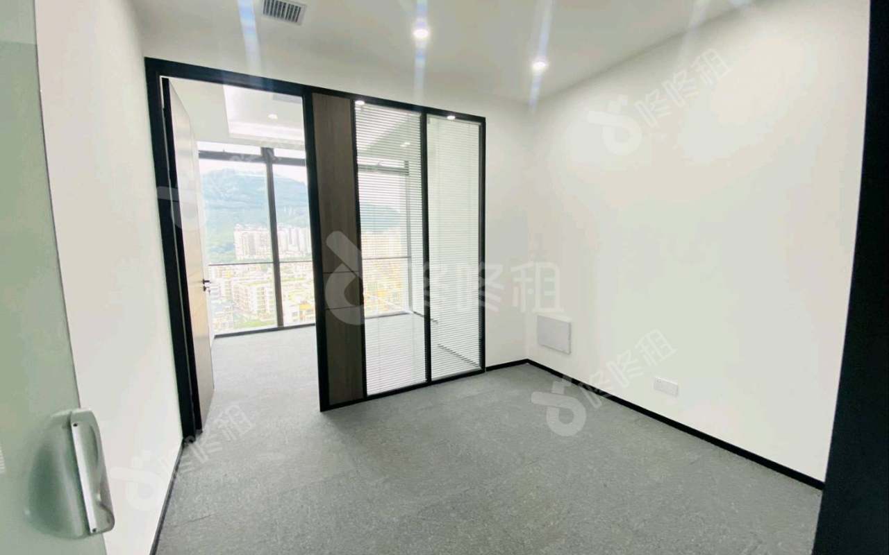 方大城_58平_精装_办公室开间