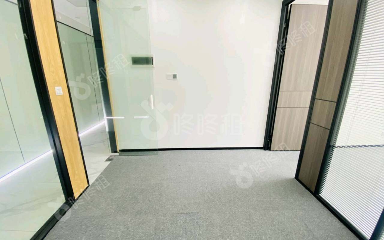 方大城_58平_精装_办公室开间