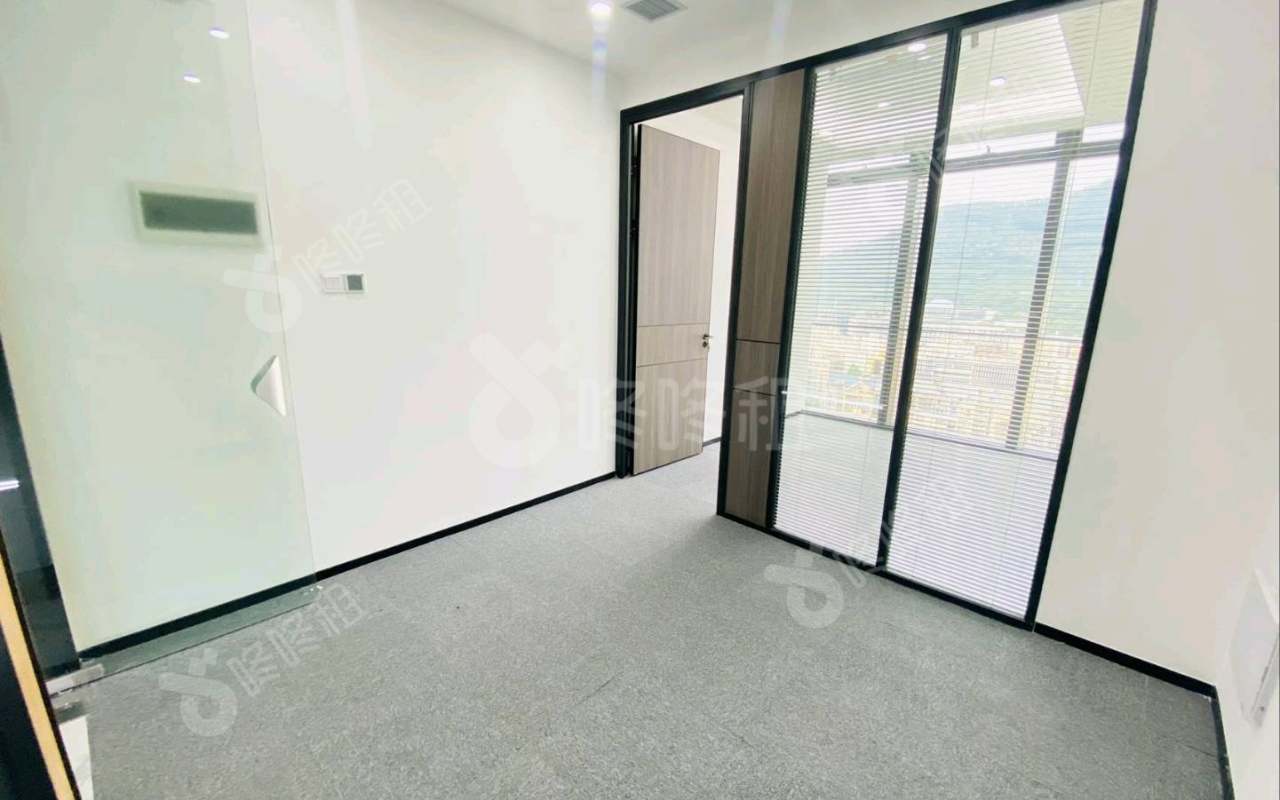 方大城_58平_精装_办公室开间