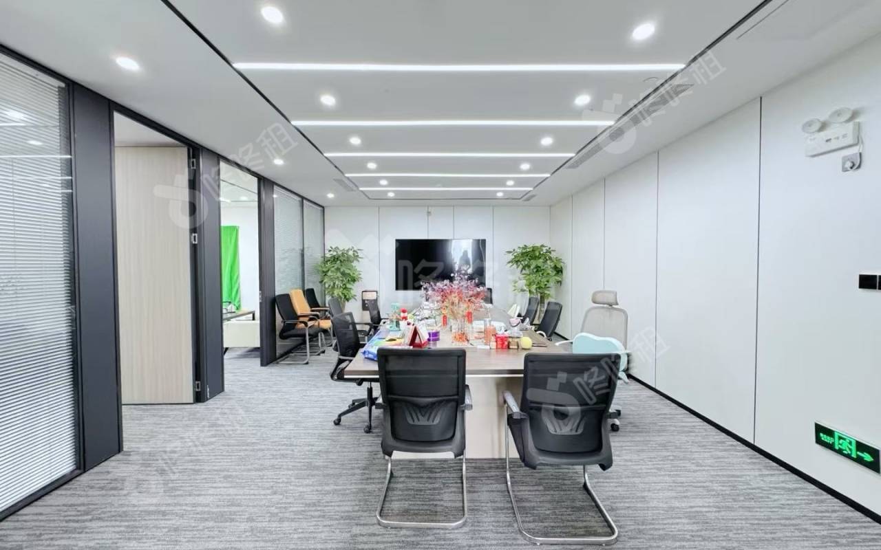 中检大厦_358平_精装_办公室开间