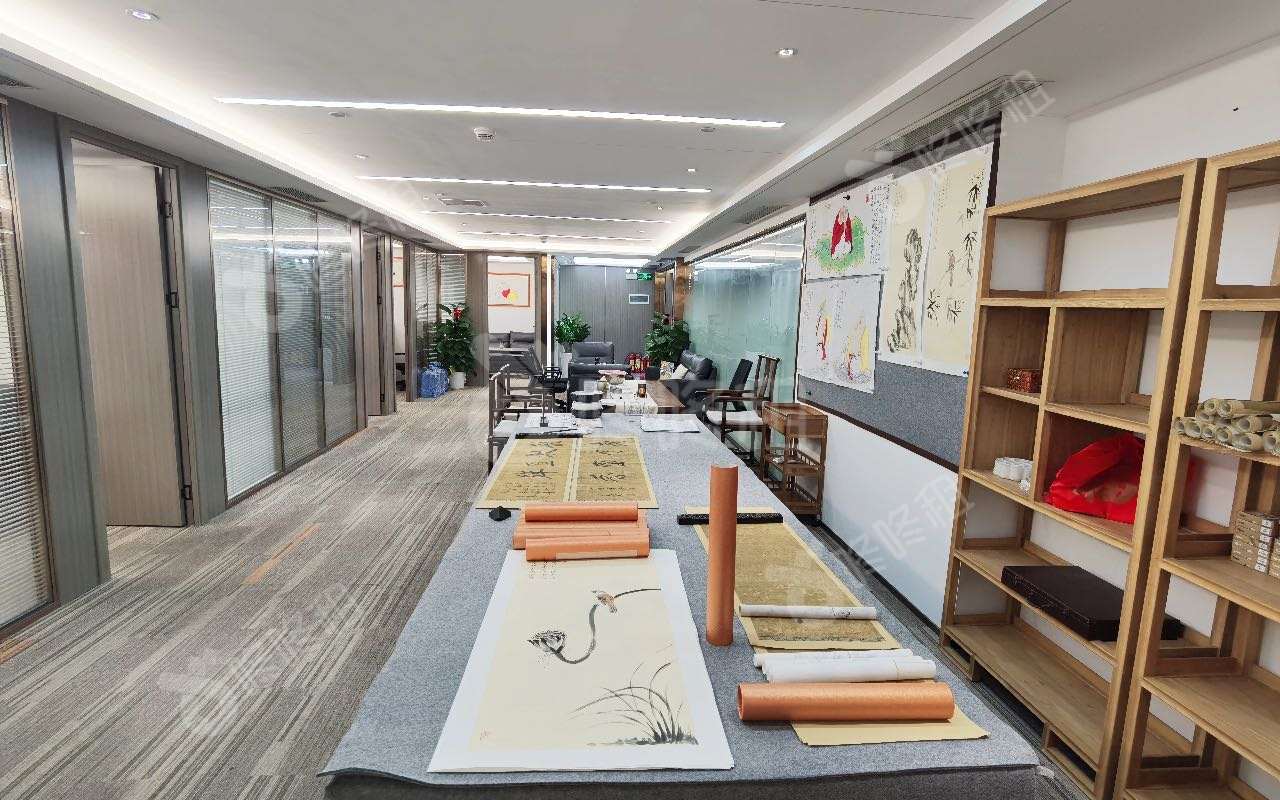 国贸大厦_356平_精装_办公室开间