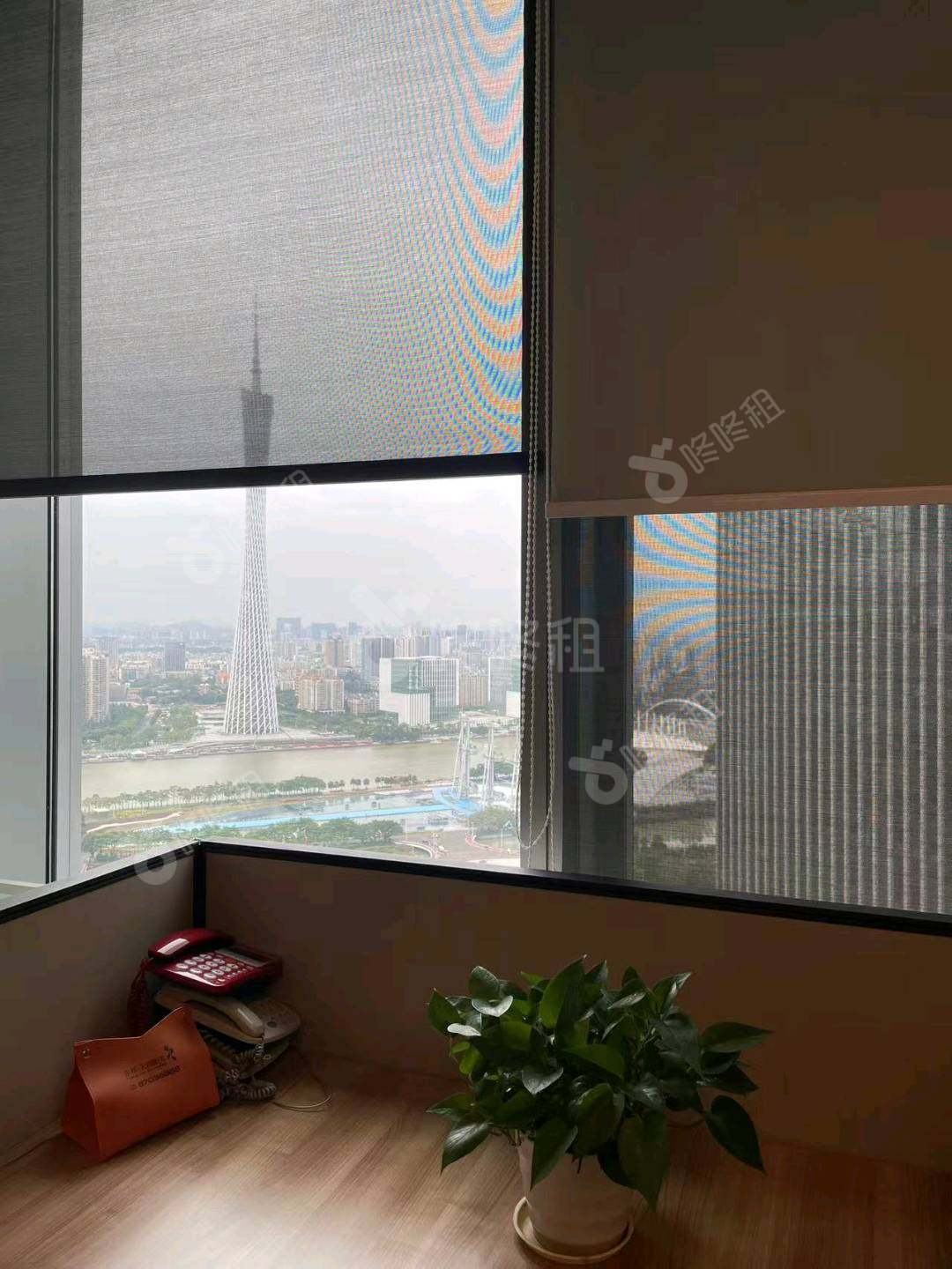 环球都会广场_1800平_精装_办公室隔间