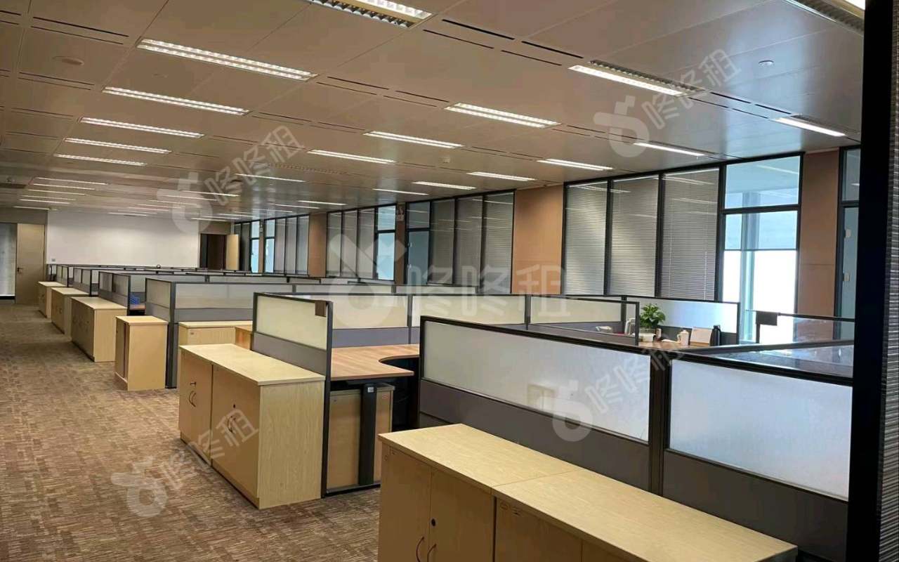 环球都会广场_1800平_精装_办公室隔间
