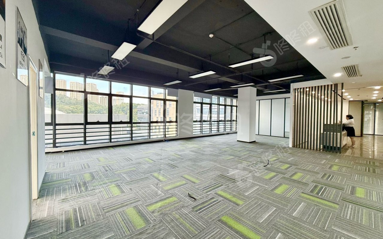TCL国际E城_735平_精装_办公室开间