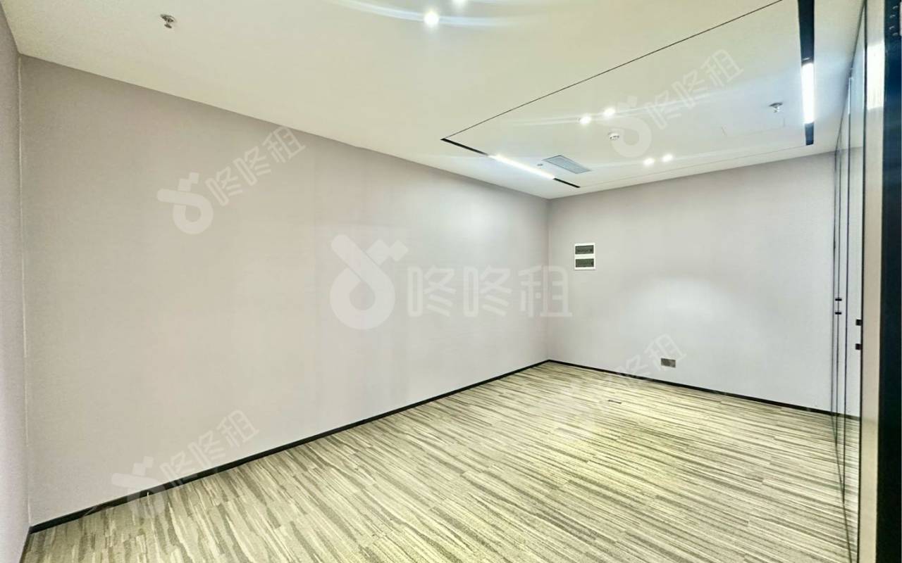 前海君豪中心（招商前海国际中心）_379平_精装_办公室隔间