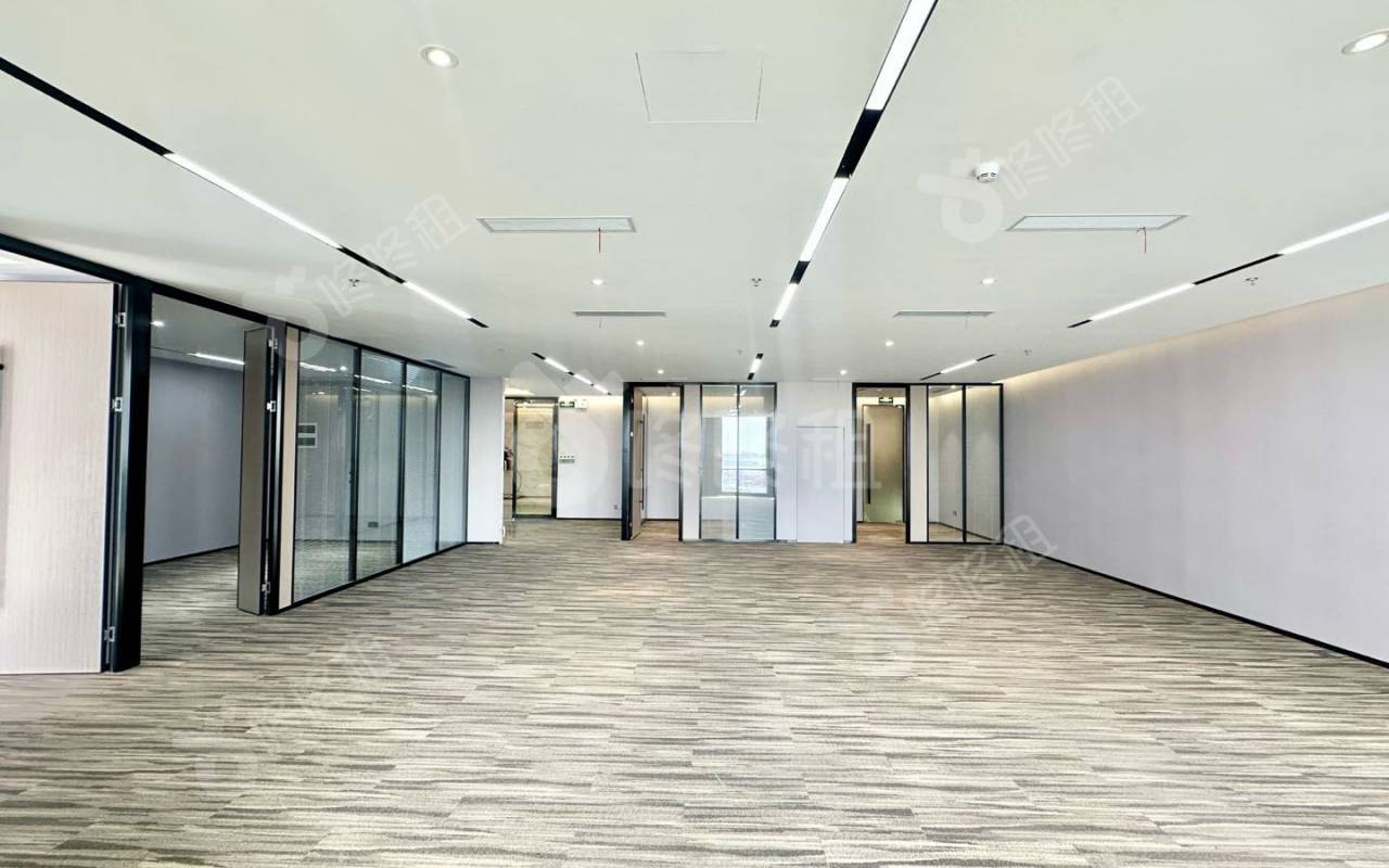 前海君豪中心(招商前海国际中心)_379平_精装_办公室开间