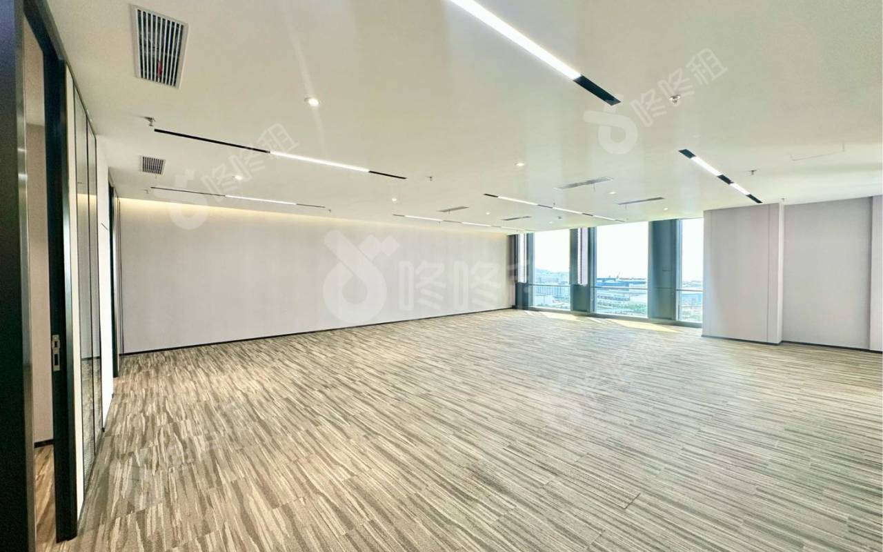 前海君豪中心(招商前海国际中心)_379平_精装_办公室开间