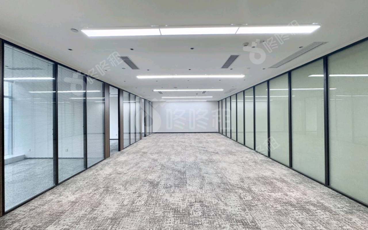 前海HOP国际_296平_精装_办公室开间