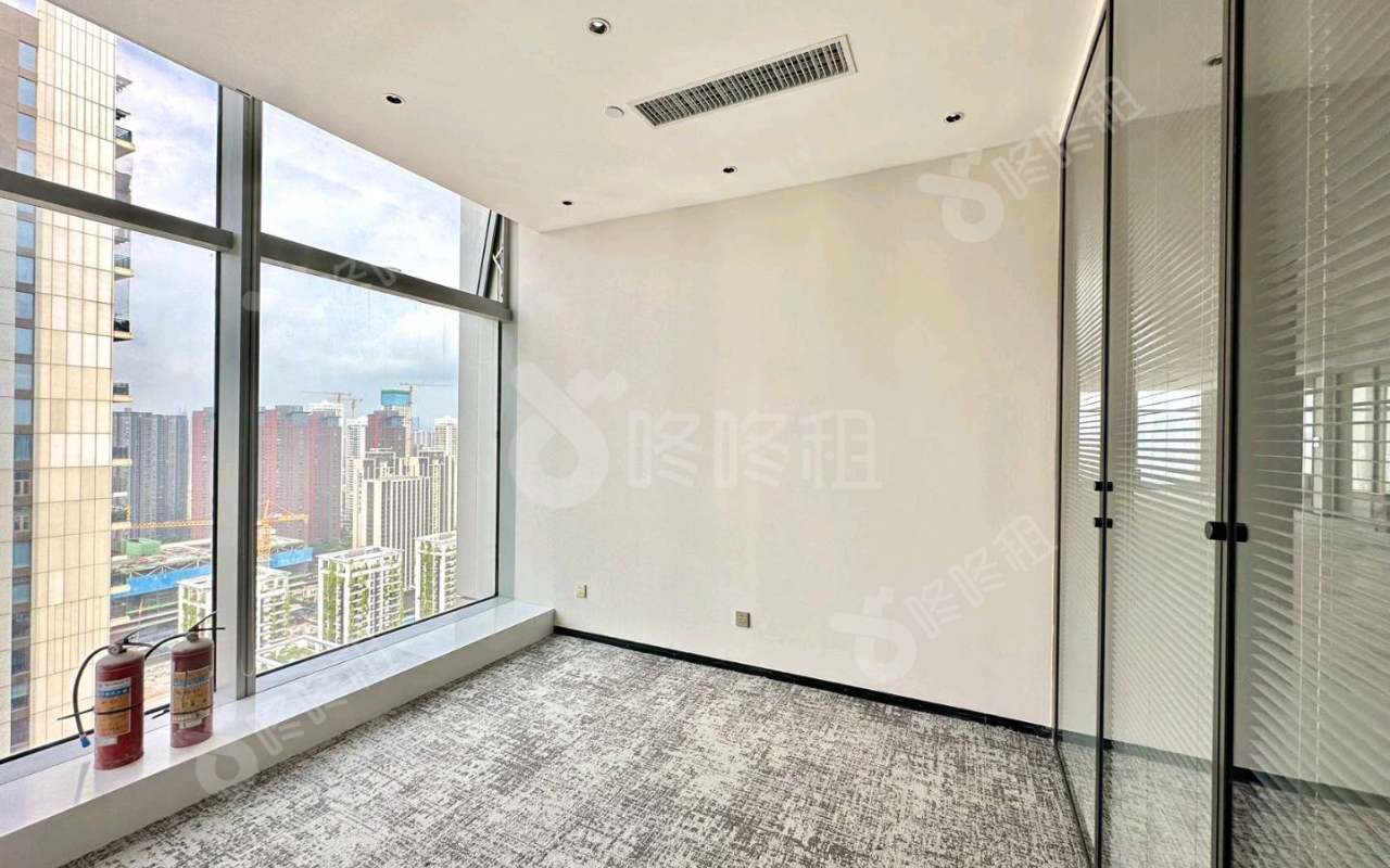 前海HOP国际_296平_精装_办公室隔间