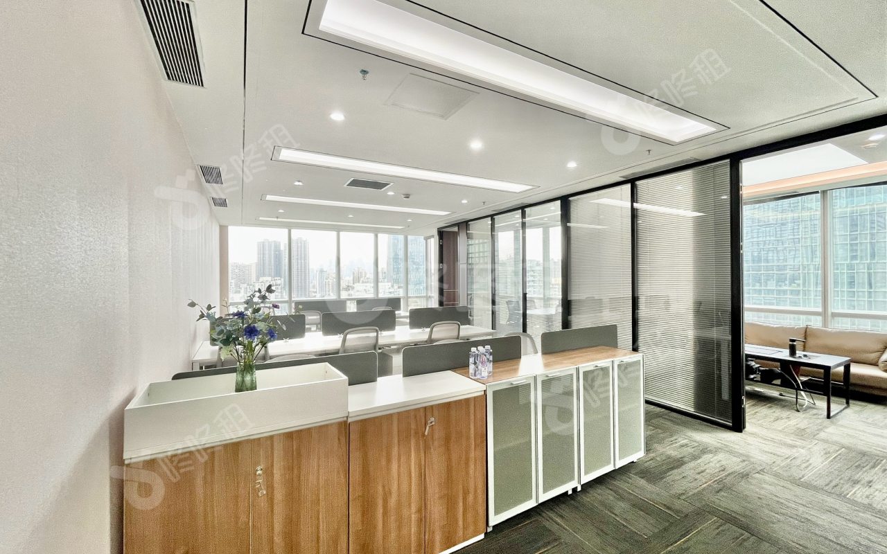 中洲控股中心_248平_精装_办公室开间