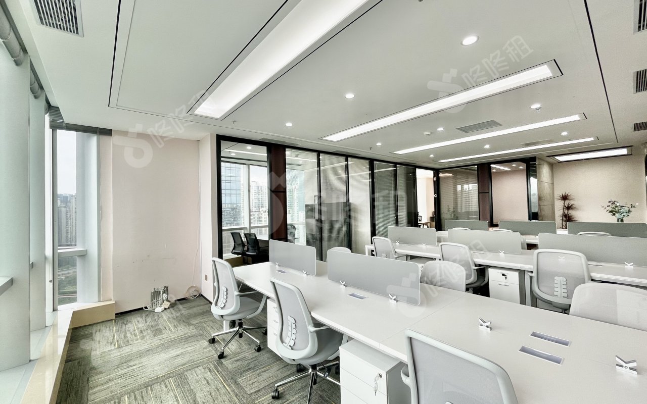 中洲控股中心_248平_精装_办公室开间