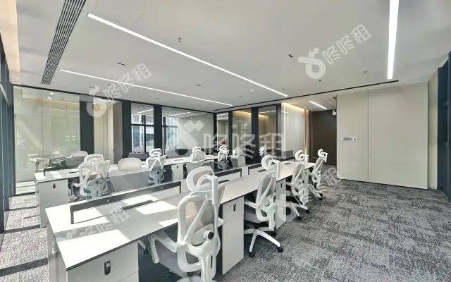 迅雷大厦_200平_精装_办公室开间