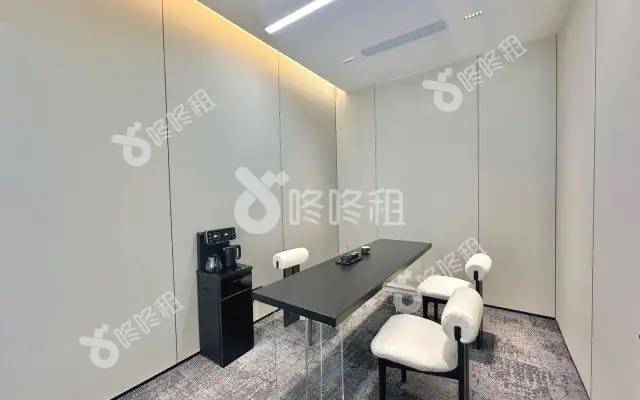 迅雷大厦_200平_精装_办公室隔间